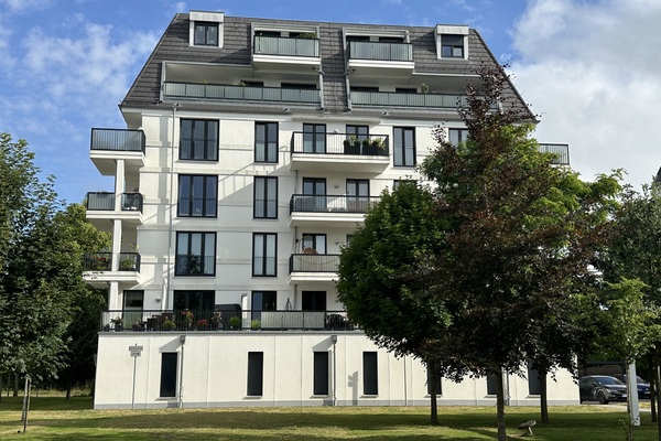 Mietwohnung - 3 Zimmer mit Balkon, Aufzug, PKW-Stellplatz