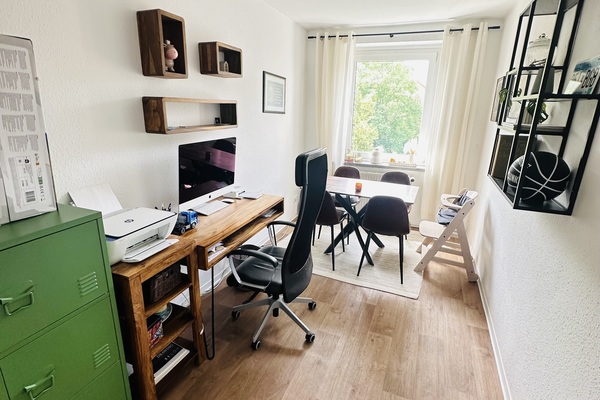4 Zimmer Balkon und Garage